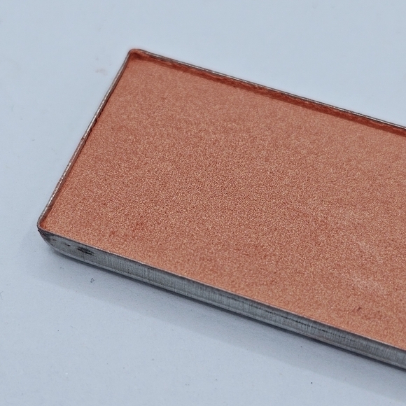 Mary Kay Juicy Peach Chromafusion Cheek Powder - Picture 5 of 5